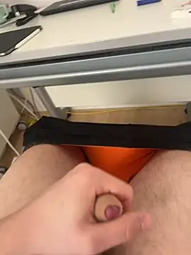 hannes256102 online show from 28, 3, 2026