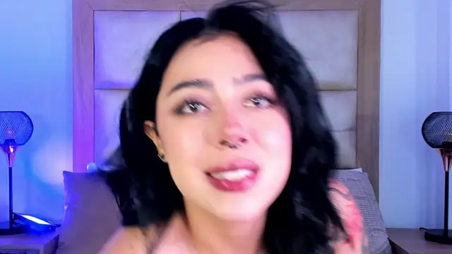 TaniaRedd  online show from 9, 2, 2026