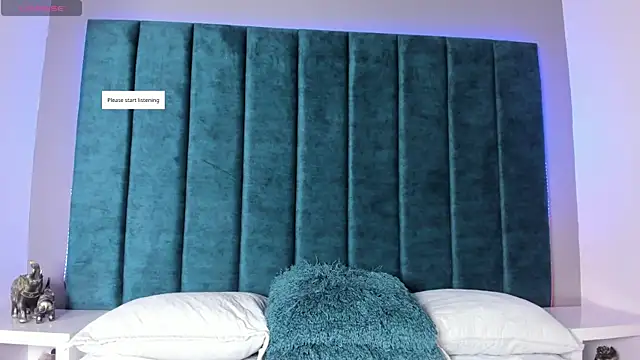 Amara Rossee online show from 4, 3, 2026