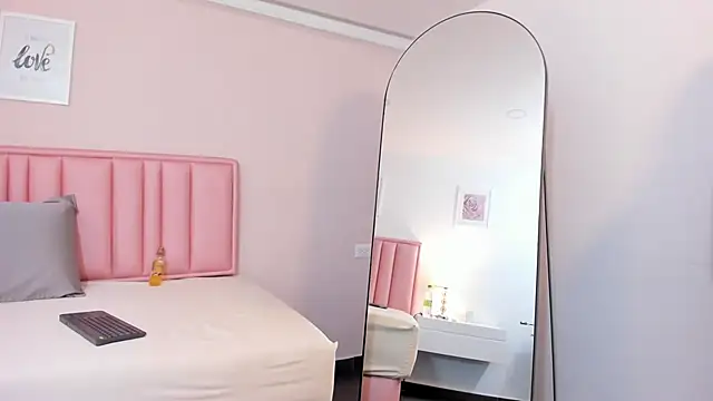 mariana pregnant  online show from 5, 12, 2025