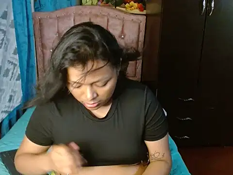 Snapshot of caro_lil chatting on 25, 2, 2026 caro lil online show from 25, 2, 2026