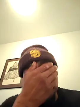 Snapshot of moneytalk516 chatting on 4, 12, 2025 moneytalk516 online show from 4, 12, 2025