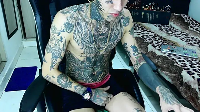 Snapshot of tattoboy01 chatting on 5, 12, 2025 tattoboy01 online show from 5, 12, 2025