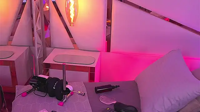 Snapshot of Sophie-velvet chatting on 14, 5, 2026 Sophie-velvet online show from 14, 5, 2026