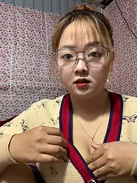 Snapshot of Samsam-006 chatting on 5, 12, 2025 Samsam-006 online show from 5, 12, 2025