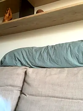 Redwood0000 online show from 4, 12, 2025