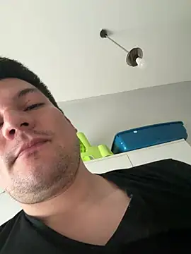 CharlyAlfa22 online show from 28, 4, 2026