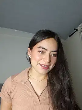 Snapshot of saasha_Petit chatting on 28, 2, 2026 saasha Petit online show from 28, 2, 2026