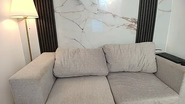 AprillRoss online show from 15, 12, 2025