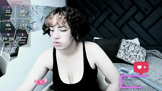 Kiara Fox   online show from 17, 12, 2025