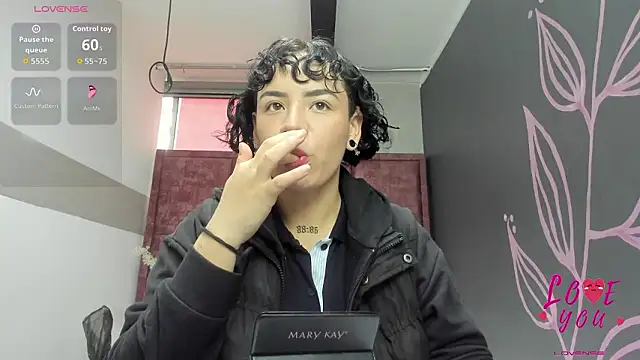 Kiara Fox   online show from 16, 3, 2026