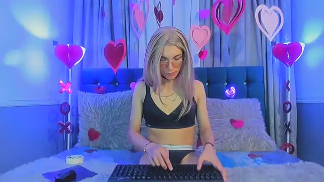 Snapshot of Lis_Pearson chatting on 4, 2, 2026 Lis Pearson online show from 4, 2, 2026