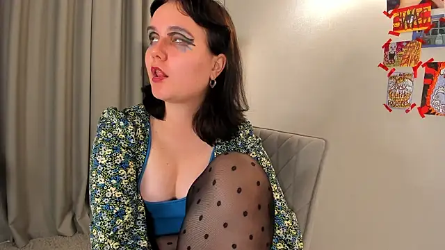 Snapshot of TracyLilith chatting on 13, 12, 2025 TracyLilith online show from 13, 12, 2025