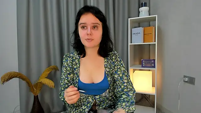 Snapshot of TracyLilith chatting on 14, 12, 2025 TracyLilith online show from 14, 12, 2025