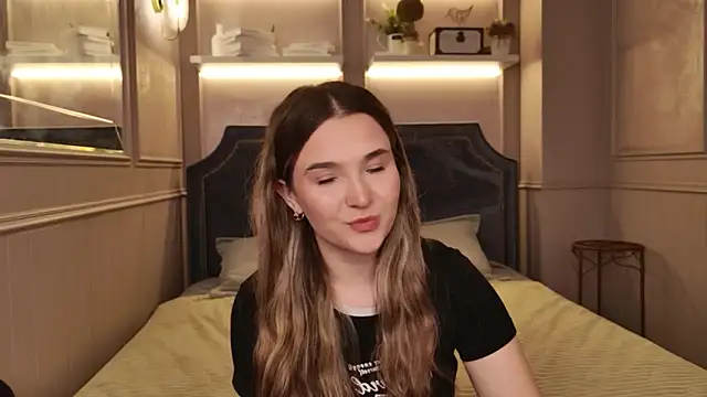 Lina Sinerz online show from 18, 3, 2026