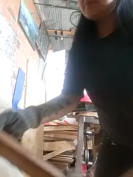 Snapshot of Magenta_Moon chatting on 17, 12, 2025 Magenta Moon online show from 17, 12, 2025