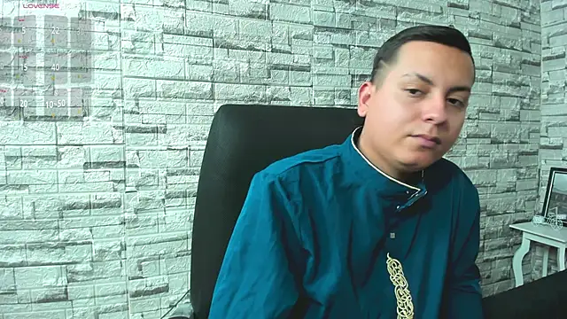 Snapshot of Raissa_zair chatting on 16, 12, 2025 Raissa zair online show from 16, 12, 2025