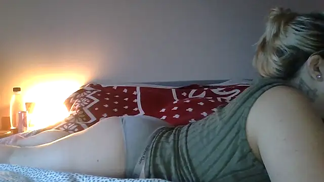 Snapshot of Julie0411 chatting on 19, 12, 2025 Julie0411 online show from 19, 12, 2025