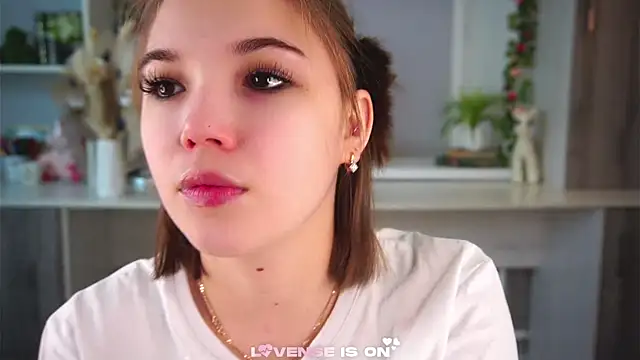 Snapshot of SolBurri chatting on 22, 12, 2025 SolBurri online show from 22, 12, 2025