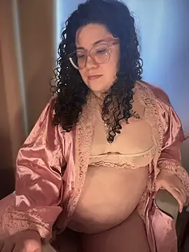 Snapshot of VanesssaMilf_ chatting on 19, 12, 2025 VanesssaMilf online show from 19, 12, 2025