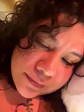 Snapshot of VanesssaMilf_ chatting on 4, 2, 2026 VanesssaMilf online show from 4, 2, 2026