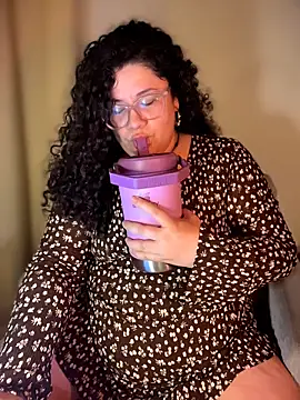 Snapshot of VanesssaMilf_ chatting on 14, 2, 2026 VanesssaMilf online show from 14, 2, 2026