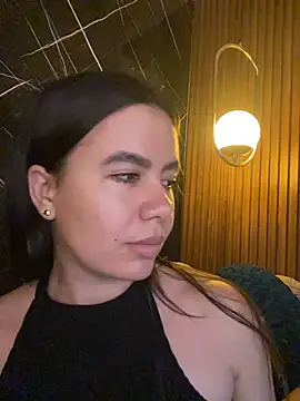 ValentinaEliot online show from 4, 4, 2026