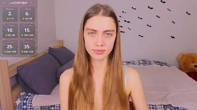 Charmgirla online show from 15, 12, 2025