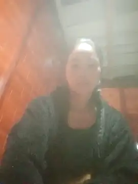 Snapshot of Amiluli chatting on 13, 12, 2025 Amiluli online show from 13, 12, 2025