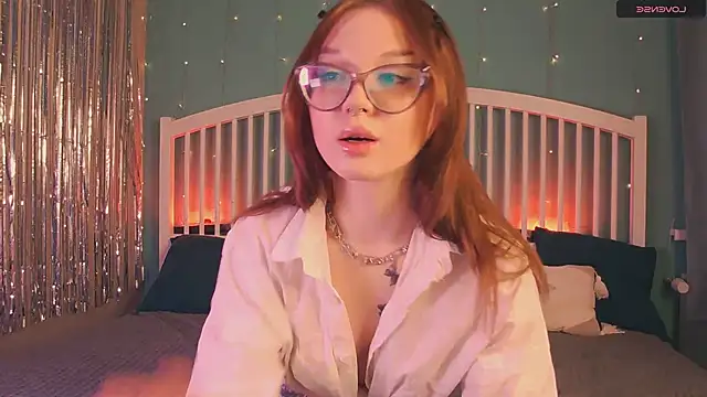 AprilFarrowy online show from 10, 4, 2026