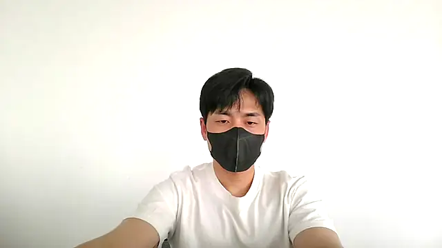 Snapshot of kimze7 chatting on 23, 4, 2026 kimze7 online show from 23, 4, 2026