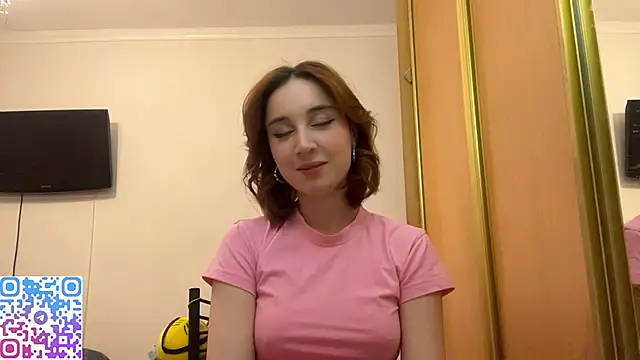 Snapshot of StacieLaudadio chatting on 15, 12, 2025 StacieLaudadio online show from 15, 12, 2025