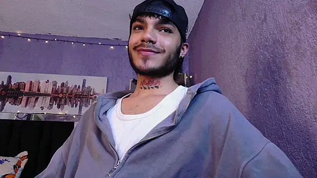 Snapshot of kingdani_hot chatting on 15, 12, 2025 kingdani hot online show from 15, 12, 2025