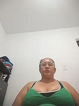 Snapshot of Nini_Love_ chatting on 2, 2, 2026 Nini Love online show from 2, 2, 2026