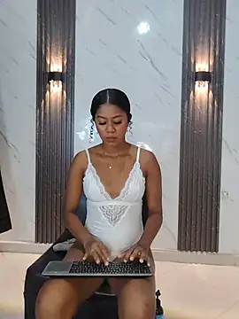 CaramelDesire online show from 5, 6, 2026