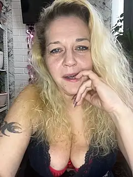 JenniferCarmen online show from 9, 3, 2026