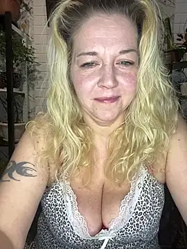 JenniferCarmen online show from 27, 3, 2026