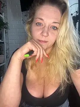 JenniferCarmen online show from 21, 4, 2026