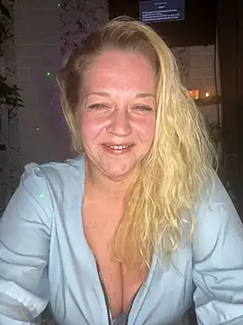 Snapshot of JenniferCarmen chatting on 16, 5, 2026 JenniferCarmen online show from 16, 5, 2026