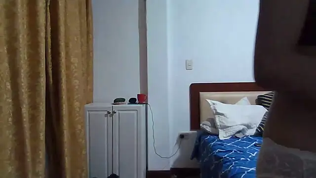 Snapshot of Hot_Contrasts chatting on 14, 3, 2026 Hot Contrasts online show from 14, 3, 2026