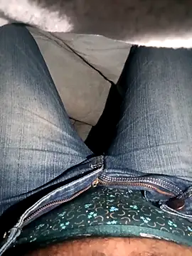 DominantSnowball44 online show from 14, 12, 2025