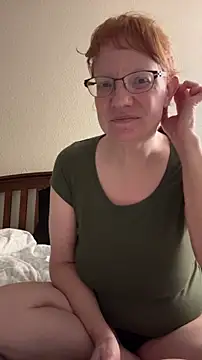 Snapshot of Lenaravenswood chatting on 15, 12, 2025 Lenaravenswood online show from 15, 12, 2025