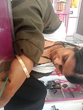 nehakapoor89 online show from 21, 2, 2026