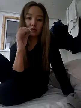 Snapshot of SherrylShaw chatting on 14, 12, 2025 SherrylShaw online show from 14, 12, 2025