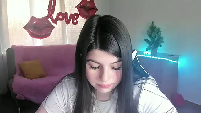 KisaModel online show from 7, 3, 2026