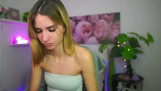  Bella Young online show from 18, 12, 2025