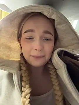 -teenytiny- online show from 8, 2, 2026