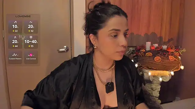 Snapshot of mslalune chatting on 16, 12, 2025 mslalune online show from 16, 12, 2025