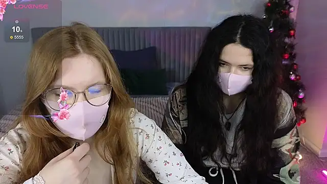 Snapshot of CaramelCigarettesss chatting on 16, 12, 2025 CaramelCigarettesss online show from 16, 12, 2025