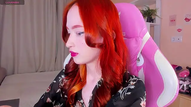 Snapshot of sunflare_ chatting on 15, 12, 2025 sunflare online show from 15, 12, 2025